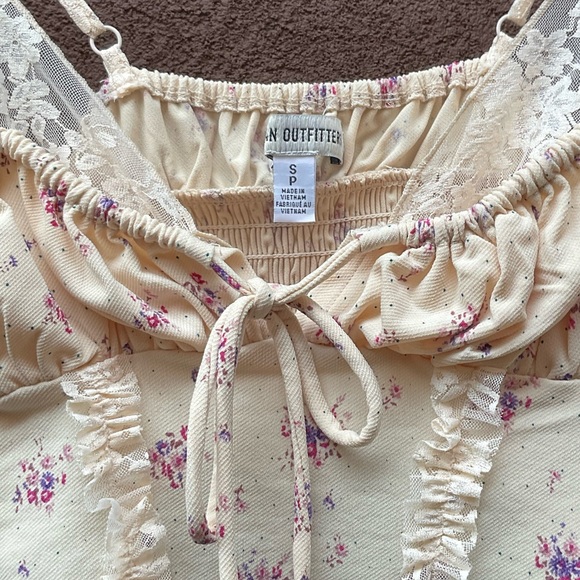 NWT UO Farrah Sheer Lace Corset Cami - Picture 3 of 4